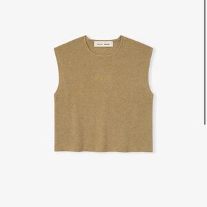 NWT ESSENTIALS
Womens Signature Rib Knit Cropped Top